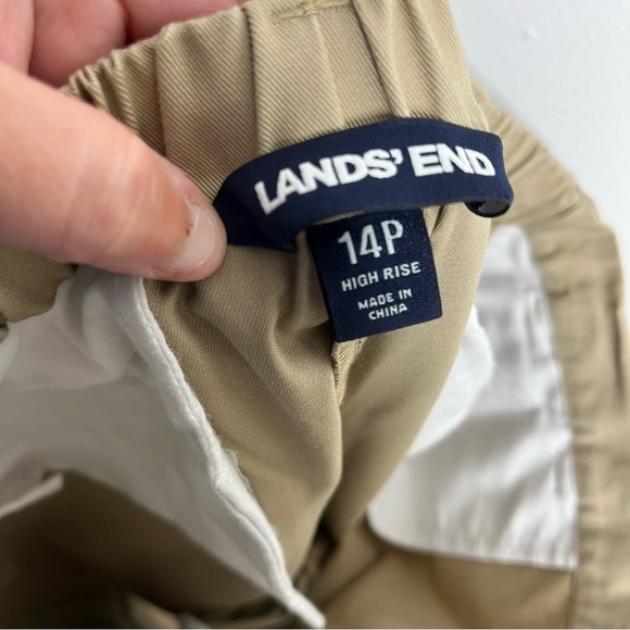 Lands' End Womens Size 14 Petite Khaki Bermuda 10 in. Inseam Shorts Modest - Picture 4 of 6